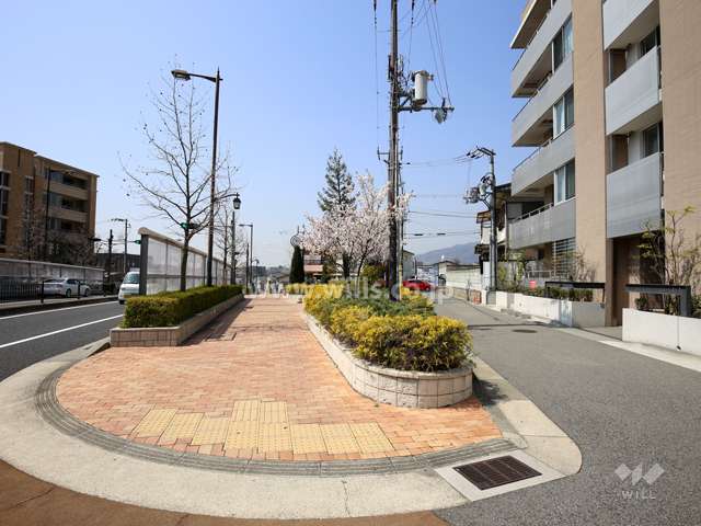 敷地の南側を山手幹線が走っています。