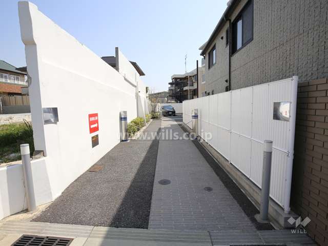 駐車場の出入り口
