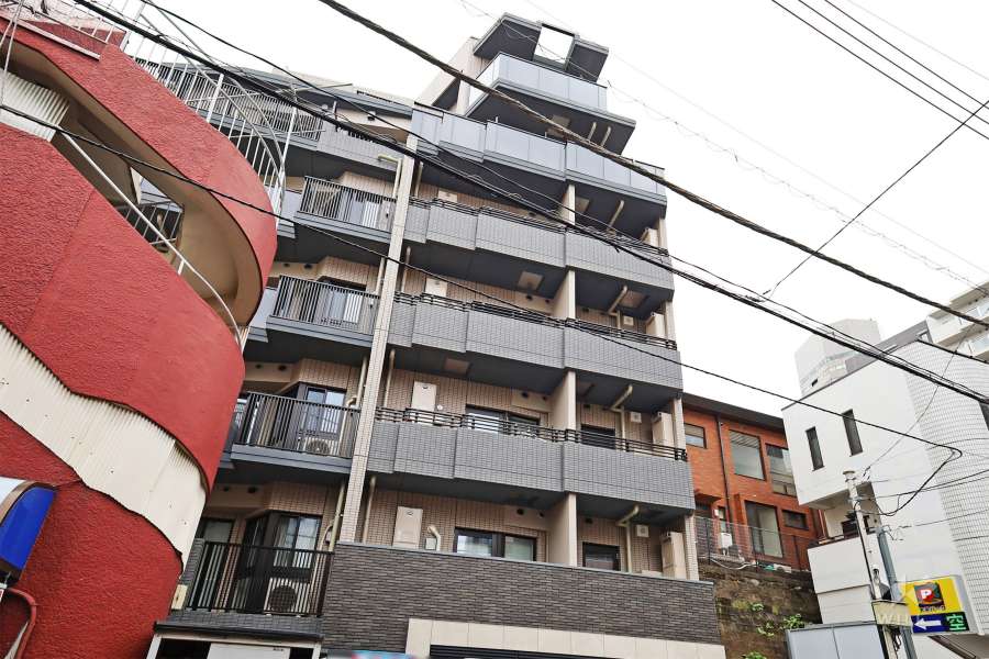 オープンレジデンシア四谷荒木町の外観（北東側から）