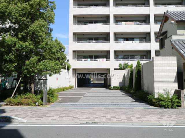 駐車場の出入り口
