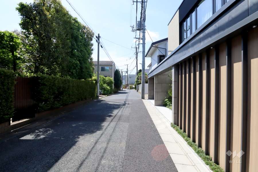敷地東側の前面道路
