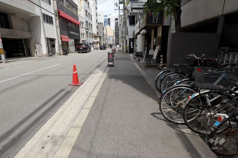 敷地北側の前面道路