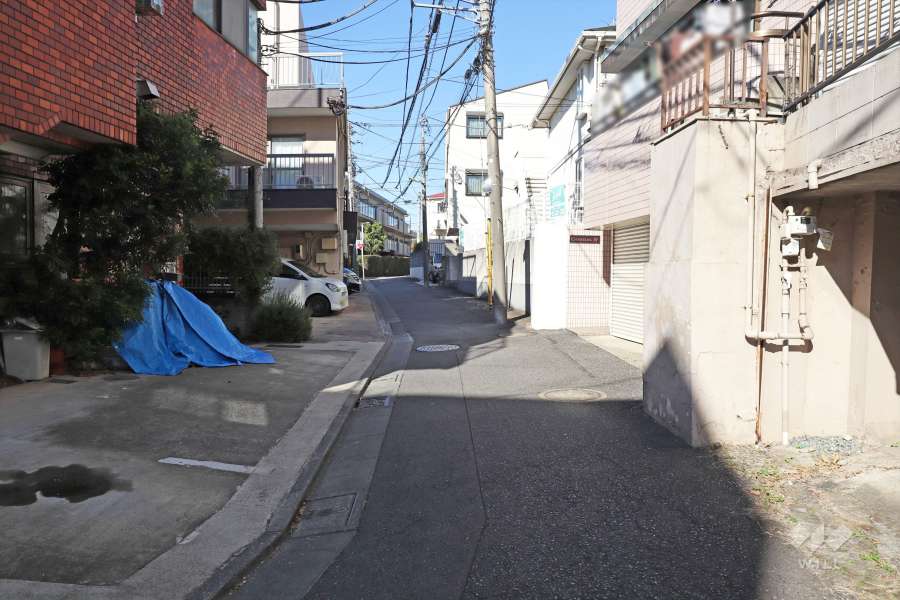 敷地東側の前面道路