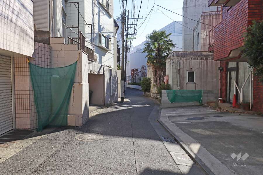 敷地東側の前面道路　
