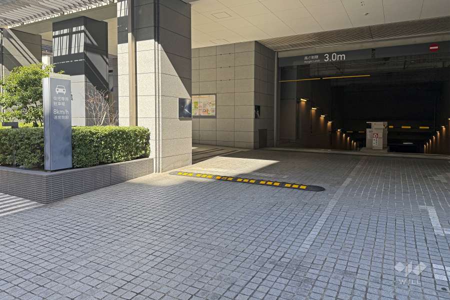 駐車場の出入り口