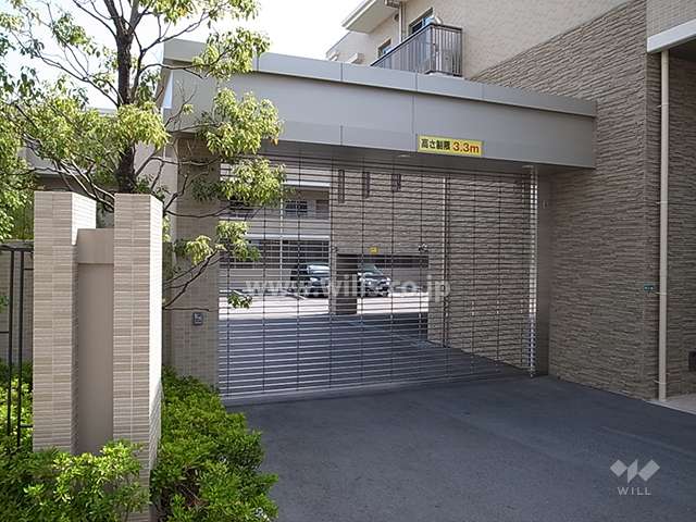 駐車場出入り口（リングシャッター付き）