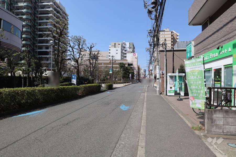 敷地南側の前面道路