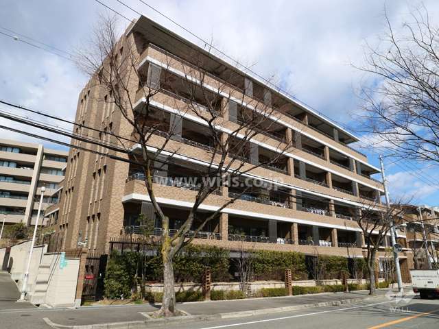 ライオンズ苦楽園グランフォートの外観(南側から)