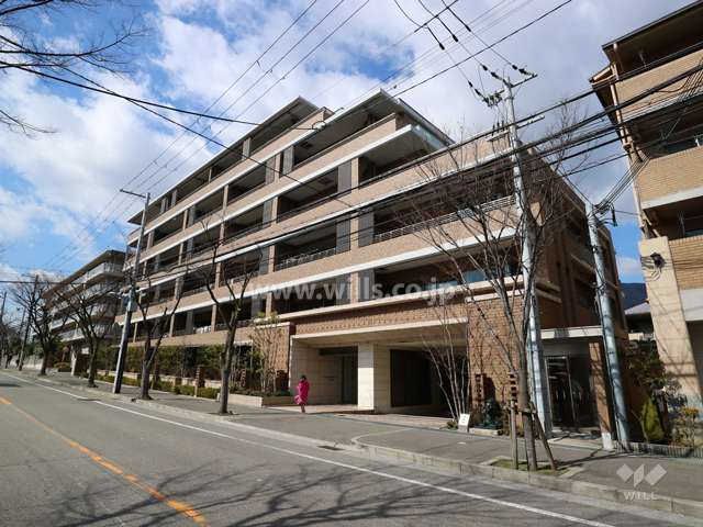 ライオンズ苦楽園グランフォートの外観(東側から)