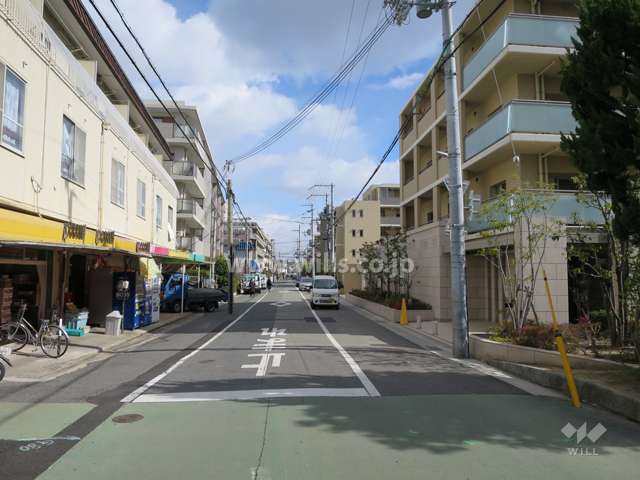 敷地北側の前面道路