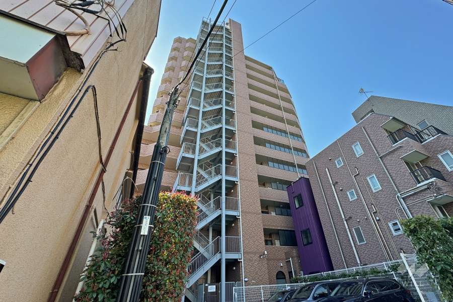 ライオンズシティ西日暮里の外観（北側から）