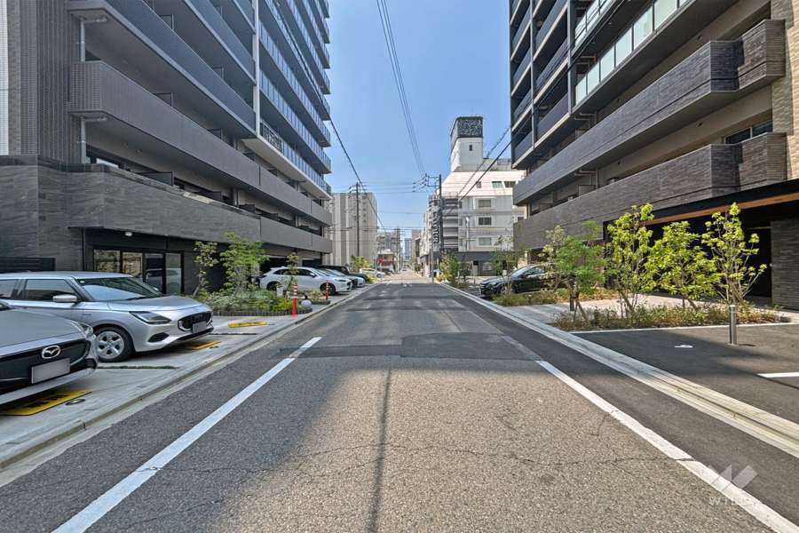 敷地南側前面道路（東側から）