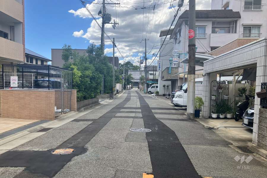 敷地北側の前面道路