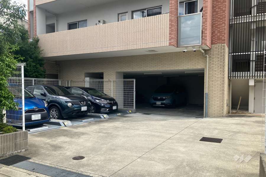駐車場の出入口