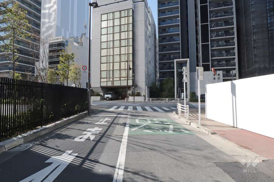 敷地南側の前面道路