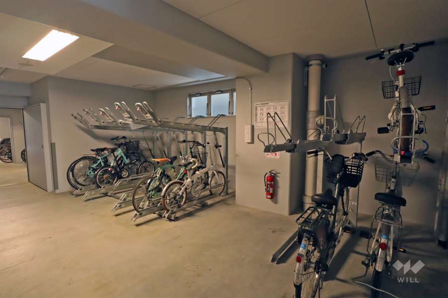 屋内に設けられた駐輪場