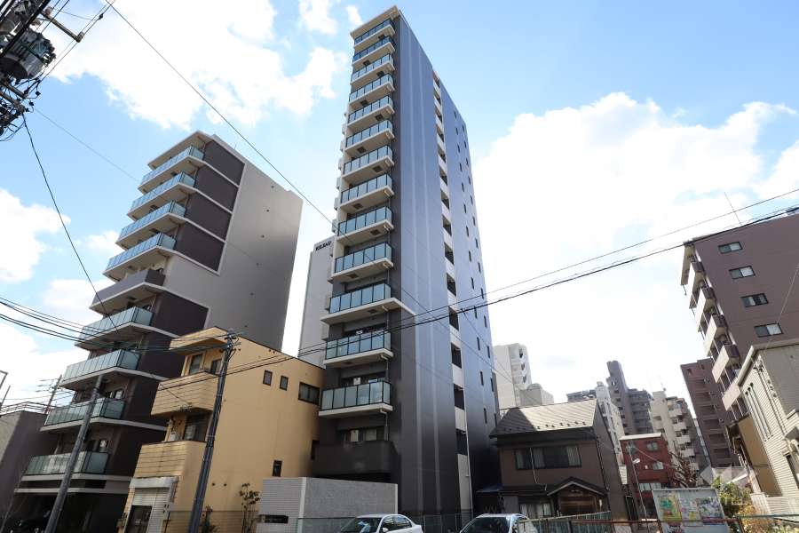 プレサンスレイズ金山アクスの外観（北西側から）