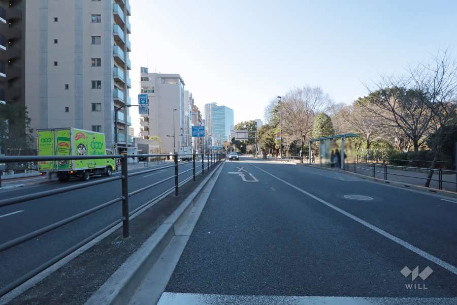 敷地北西側の前面道路