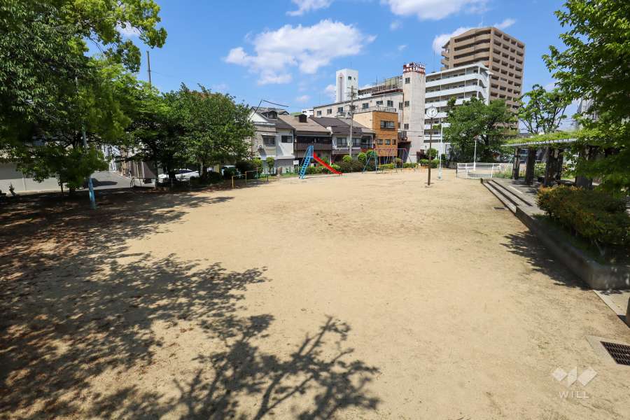 敷地東側にある『鴫野西公園』