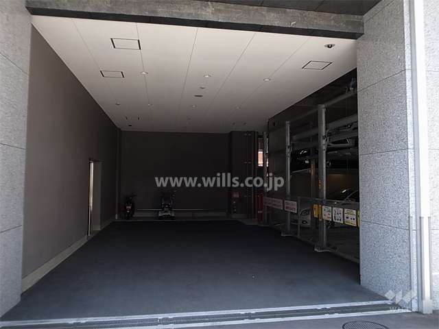 敷地内駐車場（屋内機械式）