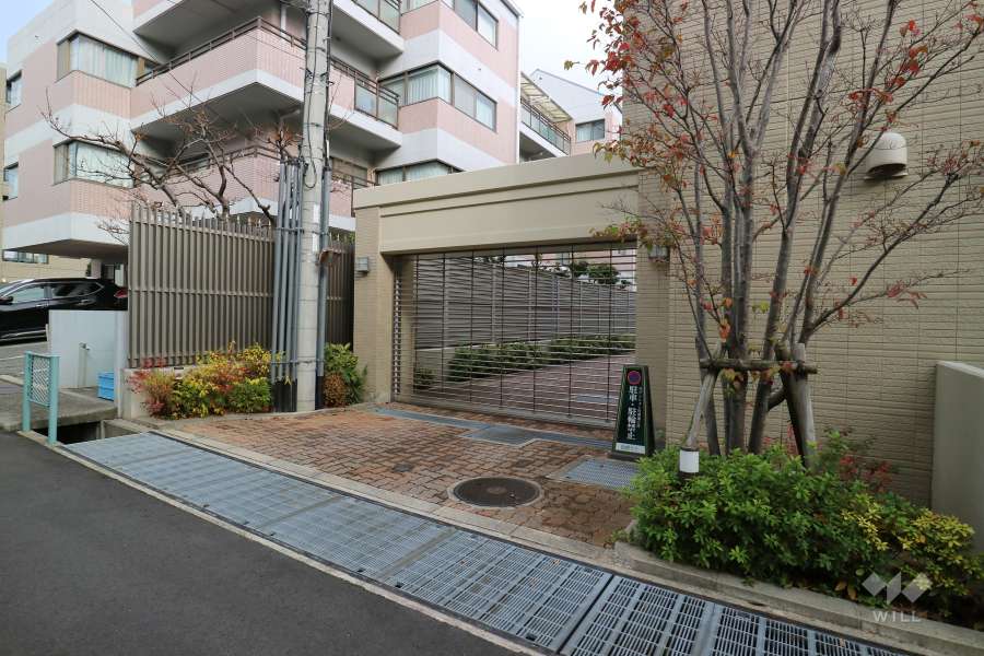 駐車場出入口（リングシャッター付き）