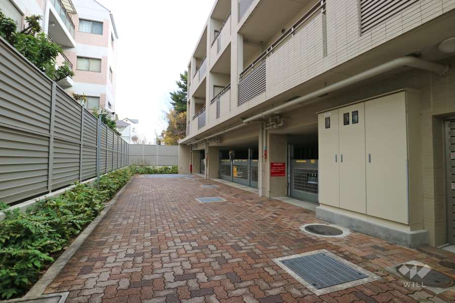 敷地内駐車場（屋内機械式）