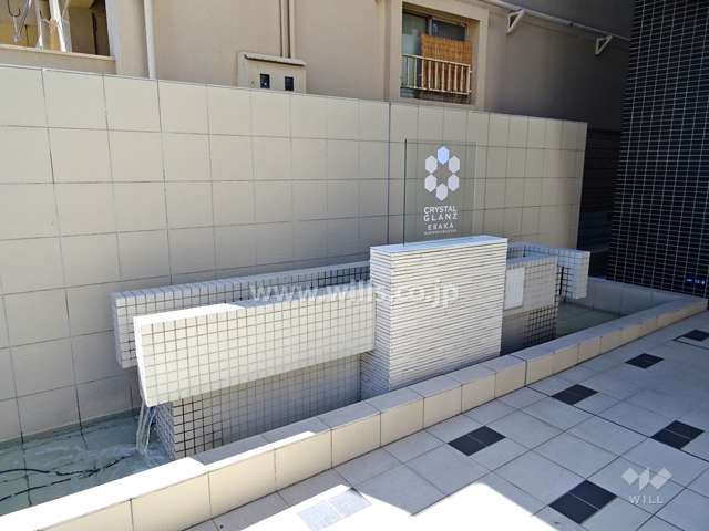 エントランスにある水盤