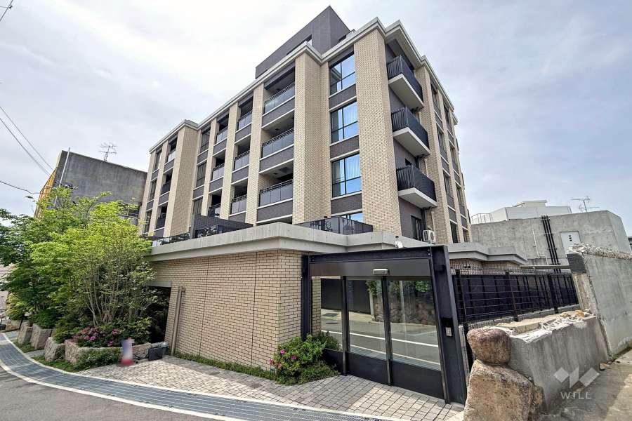 グランドメゾン六甲宮山町の外観（北東側から）