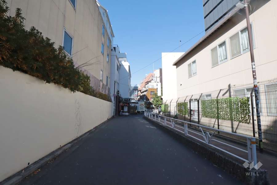 敷地南西側の前面道路