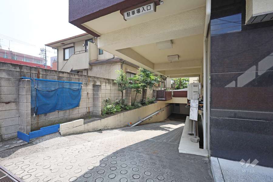 駐車場の出入口