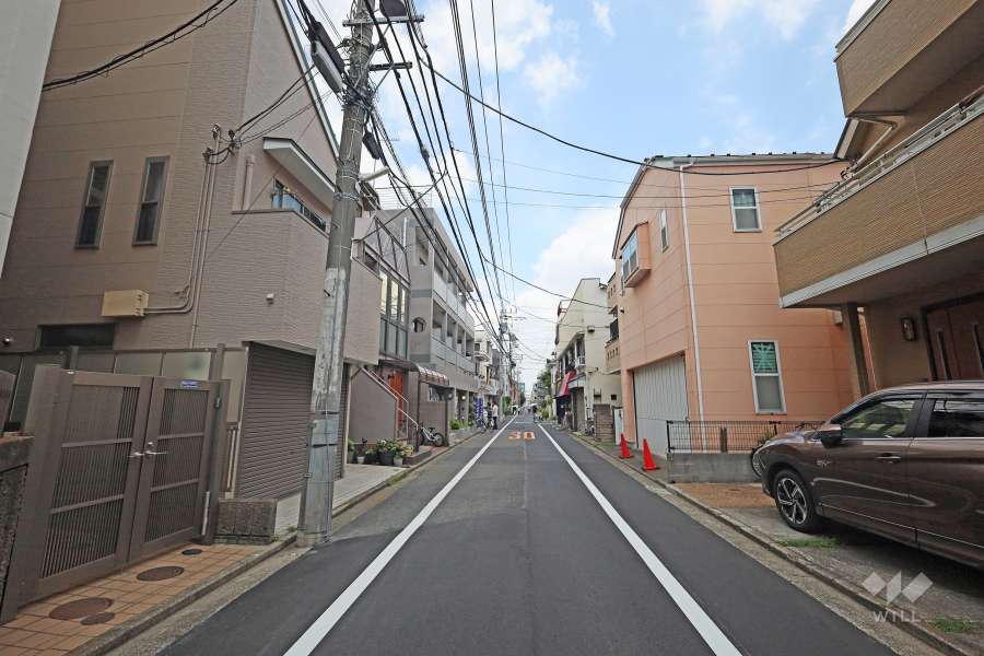 敷地南東側の前面道路
