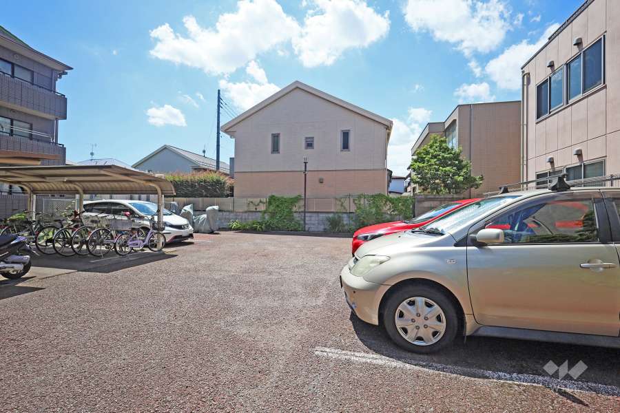 敷地内駐車場（屋外平面式）