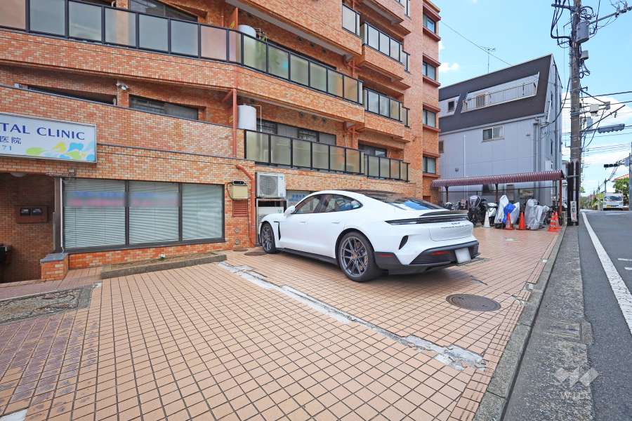 敷地内駐車場（屋外平面式）