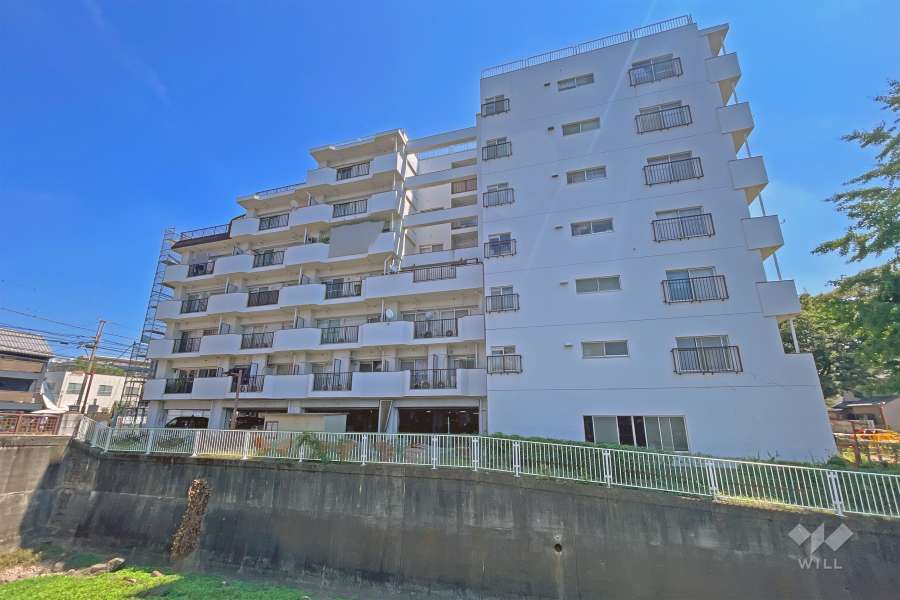 サニーコーポ三鷹の外観（南西側から）