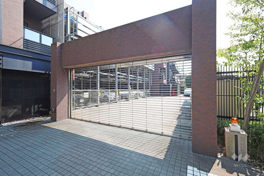 駐車場の出入口（リングシャッター付き）
