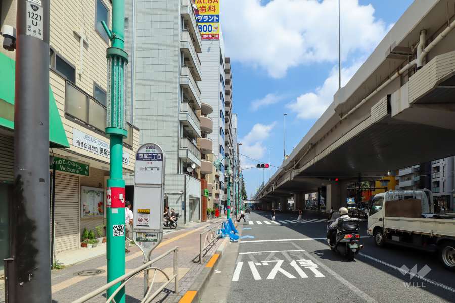 敷地南側の前面道路（甲州街道）