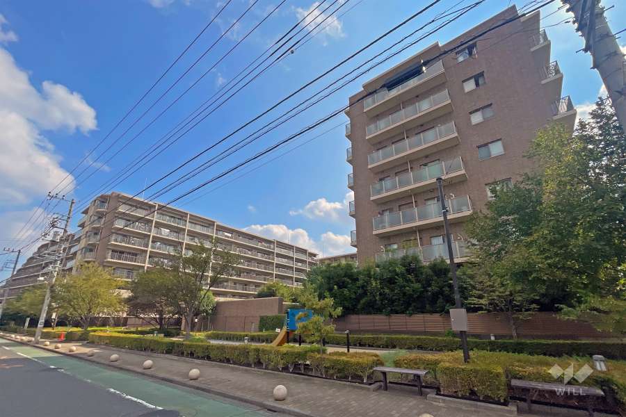 ベルディオ三鷹レジデンスの外観（南西側から）