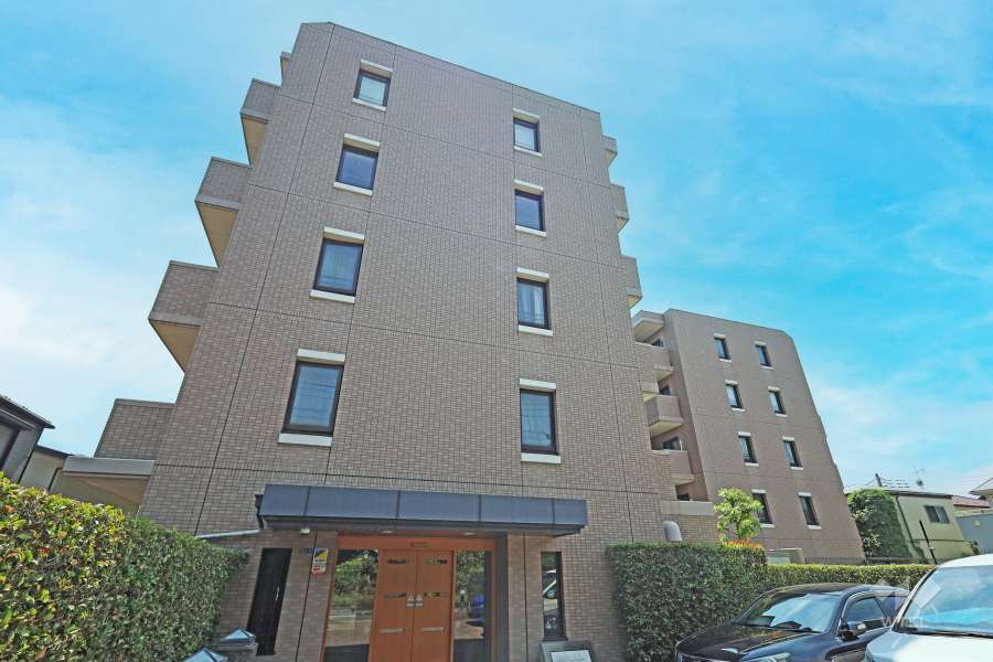 ロイヤルアーク武蔵野の外観（北東側から）