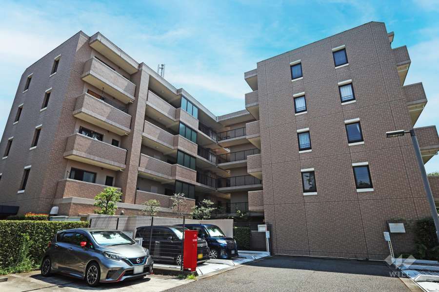 ロイヤルアーク武蔵野の外観（北西側から）