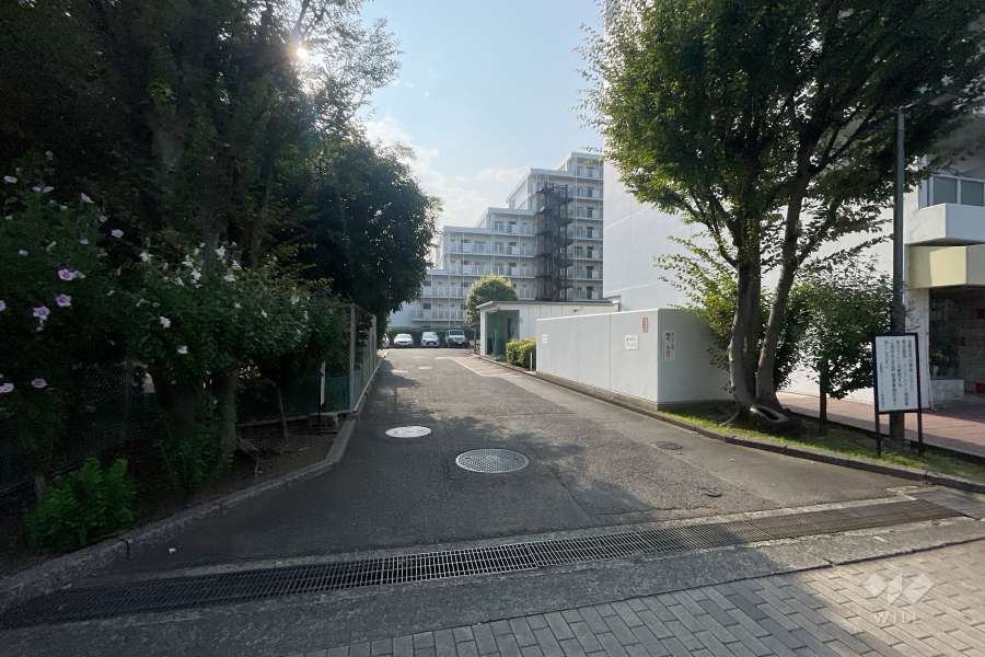 駐車場の出入り口