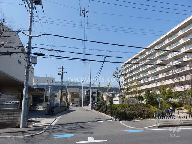 敷地の南側前面道路