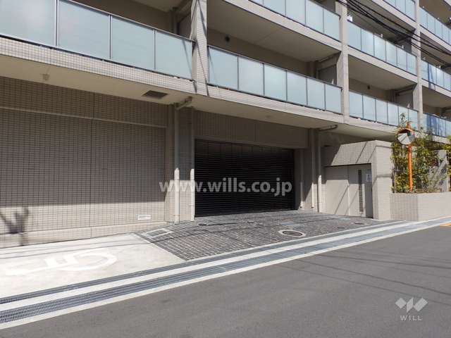 敷地内駐車場出入り口