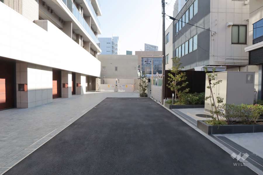 敷地南側の前面道路