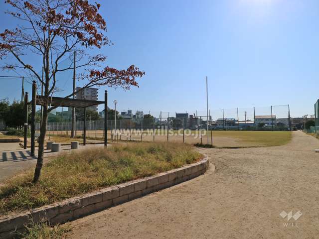 敷地の南東側に『大門公園』があります。