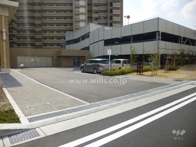 駐車場出入り口