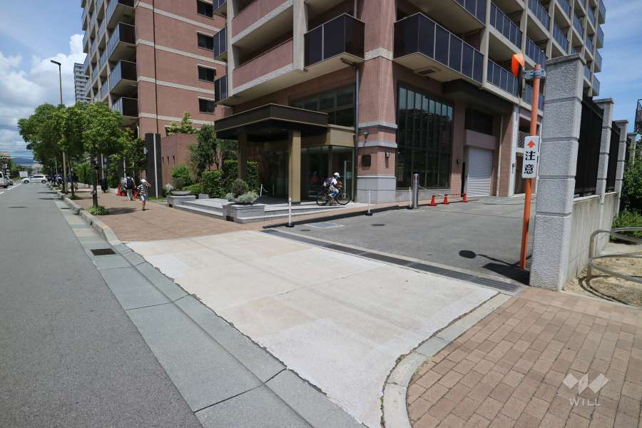 駐車場の出入口