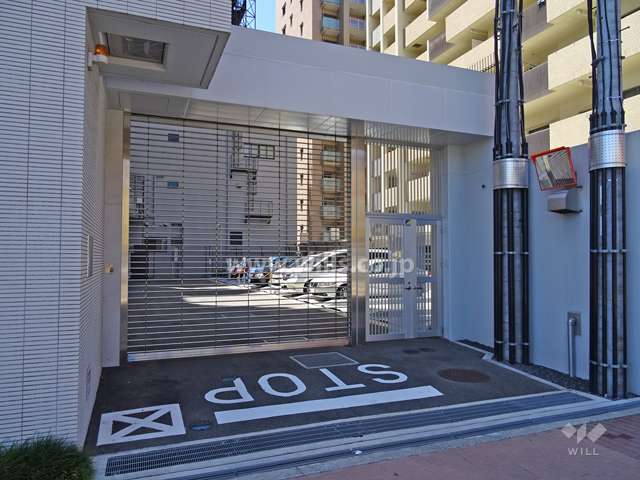 駐車場出入り口（リングシャッター付き）