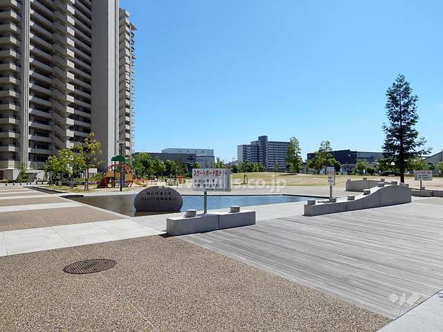 敷地南側には道を挟んで、『潮江緑遊公園』が広がっています。