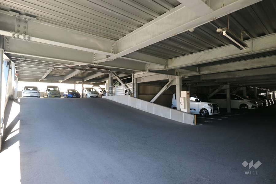 敷地内駐車場（立体自走式）