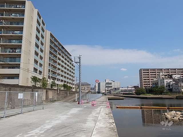 敷地の東側には港があります。